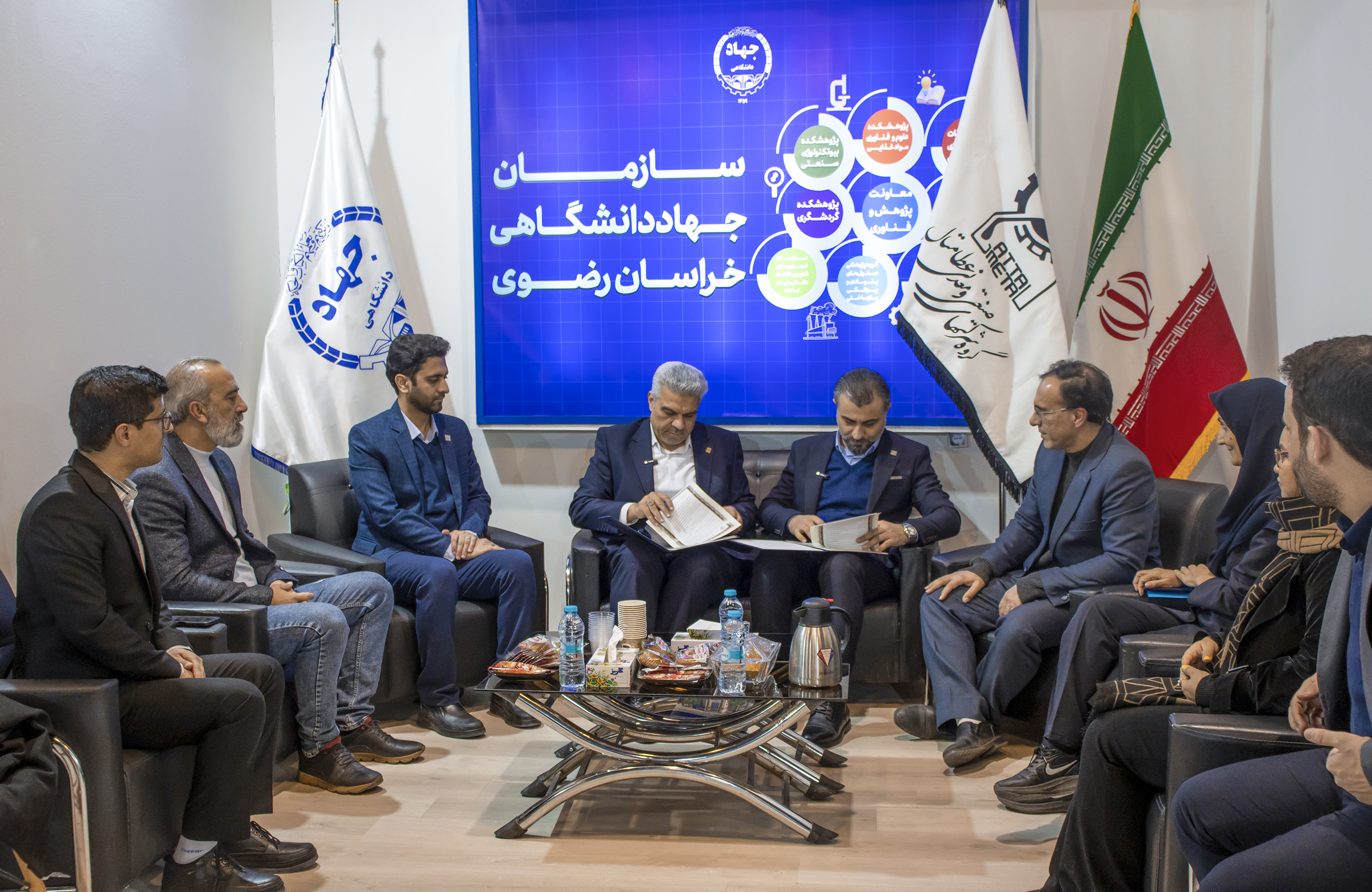 امضای-تفاهم-نامه-میان-هلدینگ-عطامتال-و-جهاد-دانشگاهی-خراسان-رضوی